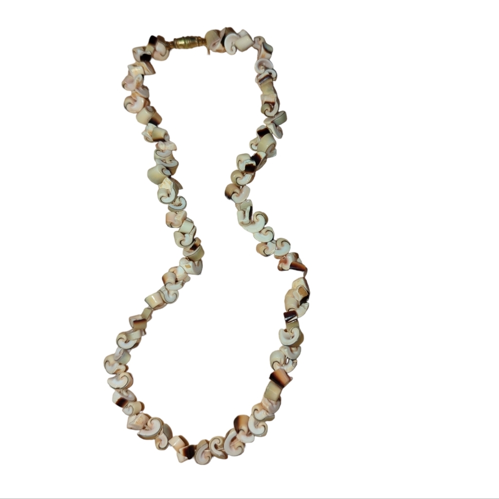 Shell necklace